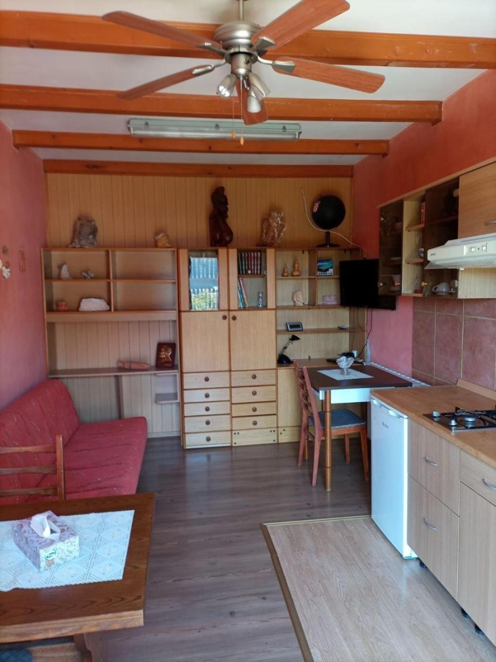Niv Apartment